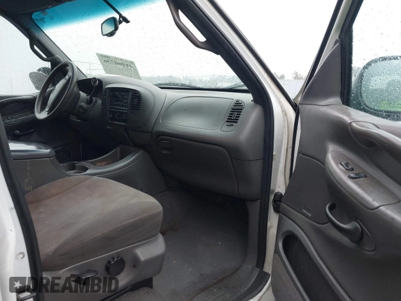 2001 Ford Expedition XLT with VIN 1FMRU15W31LA71137, listed as a IAAI auction lot 41960736 with 218,896 mi miles and . Bid and sale history available at DreamBid. Image 5.