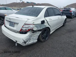 2012 Mercedes-Benz C 300 Sport z VIN WDDGF8BB1CR196238, wystawiony jako IAAI lot #42488861 z przebiegiem 111 877 mil mil oraz . Historia ofert i sprzedaży dostępna na DreamBid. Obrazek 4.