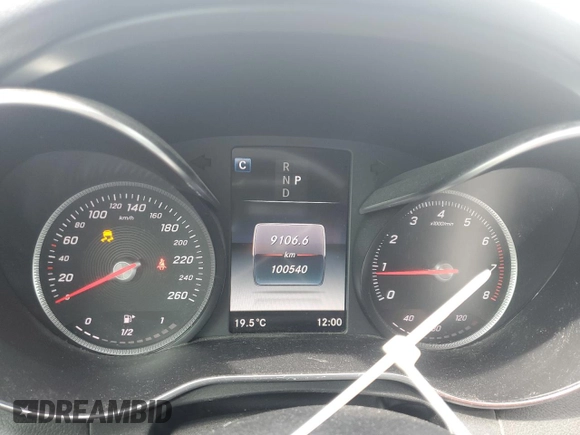 2018 Mercedes-Benz C 300 z VIN 55SWF4KB1JU239945, wystawiony jako Copart lot #54153275 z przebiegiem 100 540 mil mil oraz Szkoda całkowita • Salvage title. Historia ofert i sprzedaży dostępna na DreamBid. Obrazek 9.