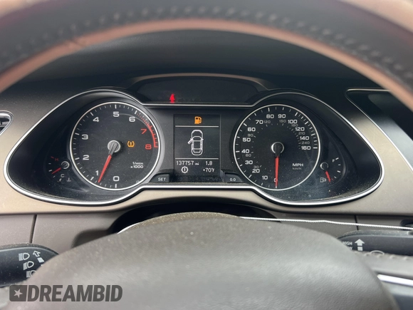 2013 Audi A4 Premium z VIN WAUBFAFL0DN036100, wystawiony jako IAAI lot #42399406 z przebiegiem 137 757 mil mil oraz . Historia ofert i sprzedaży dostępna na DreamBid. Obrazek 6.