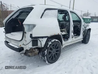 2019 Jeep Grand Cherokee Laredo E with VIN 1C4RJFAG1KC567791, listed as a IAAI auction lot 41410282 with 0 mi miles. Bid and sale history available at carsss.com. Image 4.