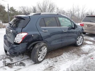 2018 Chevrolet Trax Premier with VIN 3GNCJRSB2JL267942, listed as a IAAI auction lot 41190953 with 39,918 mi miles. Bid and sale history available at carsss.com. Image 6.