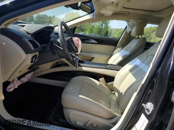 2014 Lincoln MKZ z VIN 3LN6L2JK4ER805421, wystawiony jako Copart lot #56781605 z przebiegiem 90 061 mil mil oraz Tytuł czysty. Historia ofert i sprzedaży dostępna na DreamBid. Obrazek 7.