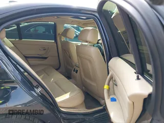 2011 BMW 3 Series 328i xDrive z VIN WBAPK5G50BNN80666, wystawiony jako IAAI lot #41876305 z przebiegiem 155 104 mil mil oraz . Historia ofert i sprzedaży dostępna na DreamBid. Obrazek 8.