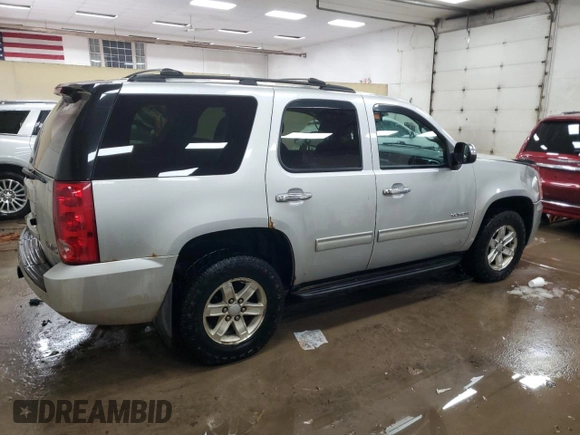 2011 GMC Yukon SLE with VIN 1GKS2AE0XBR195819, listed as a Copart auction lot 42131935 with 221,323 mi miles and Clean Title. Bid and sale history available at carsss.com. Image 3.