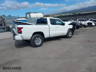 2024 Nissan Frontier S with VIN 1N6ED1CM1RN660317, listed as a IAAI auction lot 41086992 with 4,933 mi miles. Bid and sale history available at carsss.com. Image 4.
