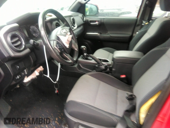 2020 Toyota Tacoma SR5 z VIN 3TMAZ5CN1LM139635, wystawiony jako IAAI lot #40994723 z przebiegiem 72 752 mil mil oraz . Historia ofert i sprzedaży dostępna na DreamBid. Obrazek 5.