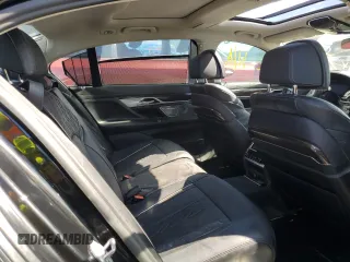 2021 BMW 7 Series 740i with VIN WBA7T2C09MCE58976, listed as a Copart auction lot 61863872 with 0 mi miles. Bid and sale history available at carsss.com. Image 6.