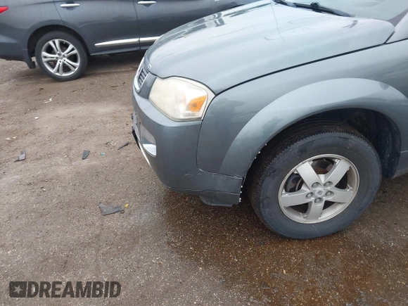 2007 Saturn VUE V6 z VIN 5GZCZ53467S859072, wystawiony jako IAAI lot #42002661 z przebiegiem 173 934 mil mil oraz . Historia ofert i sprzedaży dostępna na DreamBid. Obrazek 6.