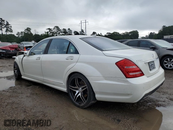 2013 Mercedes-Benz S 550 z VIN WDDNG7DB4DA530161, wystawiony jako Copart lot #58713145 z przebiegiem 119 561 mil mil oraz Szkoda całkowita • Salvage title. Historia ofert i sprzedaży dostępna na DreamBid. Obrazek 2.