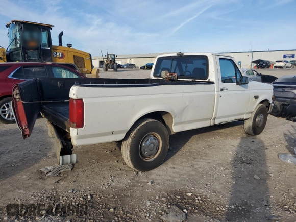 1993 Ford F-250 with VIN 1FTEF25Y6PNA82649, listed as a Copart auction lot 45395875 with 243,272 mi miles and Salvage Title. Bid and sale history available at carsss.com. Image 3.