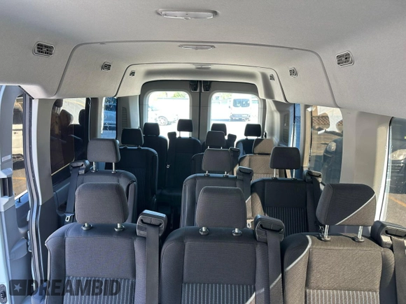 2019 Ford Transit Passenger XL z VIN 1FBAX2CM7KKA60959, wystawiony jako Copart lot #56836625 z przebiegiem 281 088 mil mil oraz Tytuł czysty. Historia ofert i sprzedaży dostępna na DreamBid. Obrazek 8.
