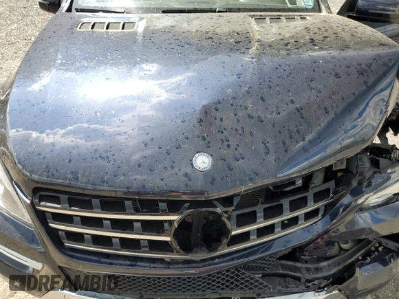 2014 Mercedes-Benz M 350 z VIN 4JGDA5HB5EA401185, wystawiony jako Copart lot #55078505 z przebiegiem 122 924 mil mil oraz Szkoda całkowita • Salvage title. Historia ofert i sprzedaży dostępna na DreamBid. Obrazek 12.