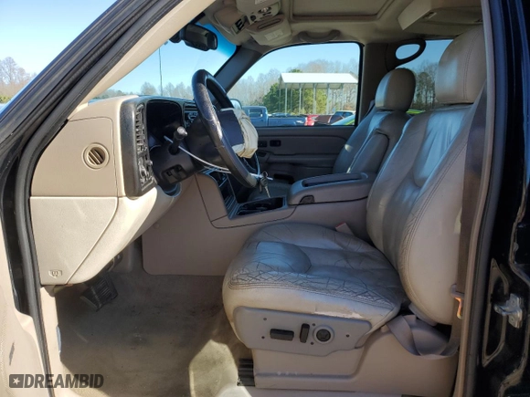 2004 Chevrolet Suburban LT with VIN 3GNFK16Z14G193123, listed as a Copart auction lot 84552174 with 0 mi miles and Salvage Title. Bid and sale history available at carsss.com. Image 7.