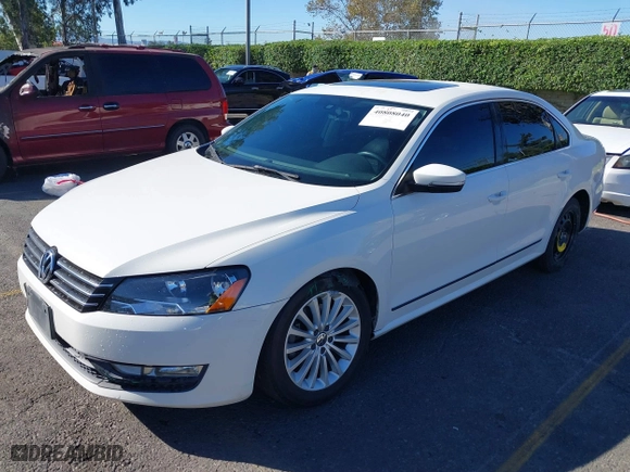 2015 Volkswagen Passat 1.8T SE w/Sunroof & Nav with VIN 1VWBT7A3XFC075648, listed as a IAAI auction lot 40808040 with 189,620 mi miles. Bid and sale history available at carsss.com. Image 17.