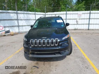 2014 Jeep Cherokee Latitude z VIN 1C4PJMCS3EW184984, wystawiony jako IAAI lot #42301604 z przebiegiem 185 320 mil mil oraz . Historia ofert i sprzedaży dostępna na DreamBid. Obrazek 12.