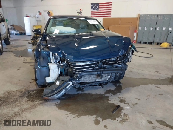 2019 Volkswagen Passat 2.0T Wolfsburg Edition with VIN 1VWLA7A30KC008917, listed as a IAAI auction lot 40791328 with 63,747 mi miles. Bid and sale history available at carsss.com. Image 6.