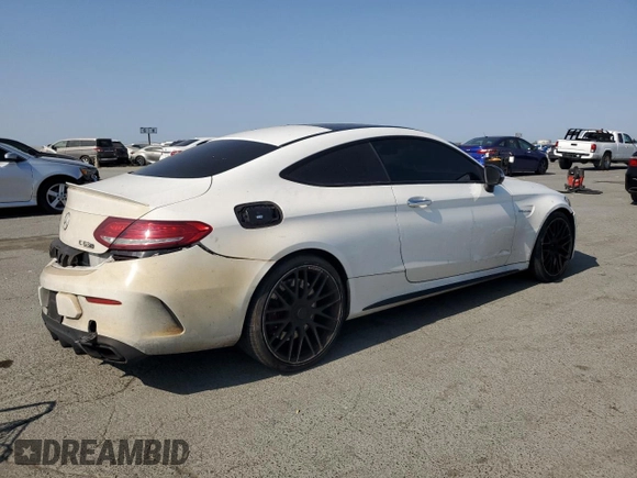 2017 Mercedes-Benz C 63 S AMG z VIN WDDWJ8HB4HF464922, wystawiony jako Copart lot #59623035 z przebiegiem 99 112 mil mil oraz Szkoda całkowita • Salvage title. Historia ofert i sprzedaży dostępna na DreamBid. Obrazek 3.