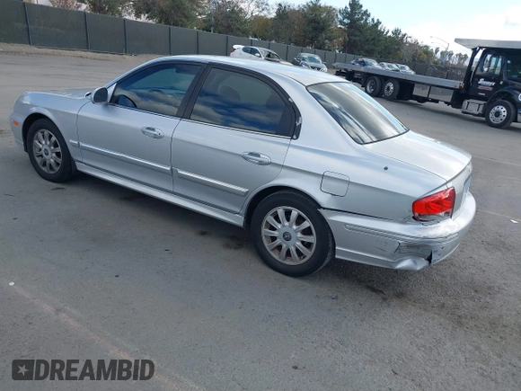 2003 Hyundai Sonata GLS with VIN KMHWF35H93A897855, listed as a IAAI auction lot 41527610 with 122,010 mi miles. Bid and sale history available at carsss.com. Image 3.