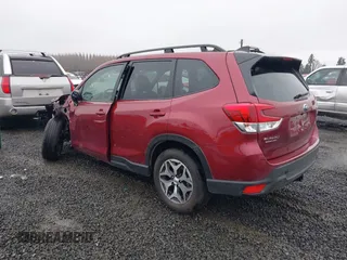 2024 Subaru Forester Premium with VIN JF2SKADC8RH463095, listed as a IAAI auction lot 41514816 with 9,041 mi miles. Bid and sale history available at carsss.com. Image 3.