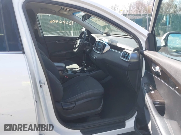 2016 Kia Sorento LX z VIN 5XYPGDA55GG179314, wystawiony jako IAAI lot #42026486 z przebiegiem 116 774 mil mil oraz . Historia ofert i sprzedaży dostępna na DreamBid. Obrazek 5.