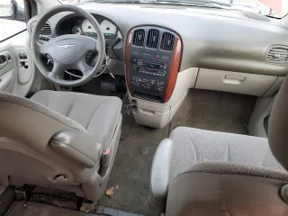 2006 Chrysler Town & Country LWB LX with VIN 2A4GP44R06R732549, listed as a Copart auction lot 44544335 with 197,558 mi miles and Clean Title. Bid and sale history available at carsss.com. Image 8.