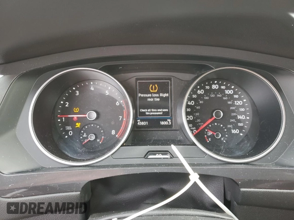 2021 Volkswagen Tiguan S z VIN 3VV0B7AX2MM000813, wystawiony jako Copart lot #49544255 z przebiegiem 43 801 mil mil oraz Szkoda całkowita • Salvage title. Historia ofert i sprzedaży dostępna na DreamBid. Obrazek 9.