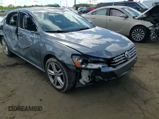 2015 Volkswagen Passat SE z VIN 1VWBV7A38FC030038, wystawiony jako Copart lot #58314365 z przebiegiem 121 533 mil mil oraz Czysty tytuł • Clean title. Historia ofert i sprzedaży dostępna na DreamBid. Obrazek 13.