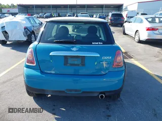 2008 MINI Hardtop with VIN WMWMF33568TT67727, listed as a IAAI auction lot 41985166 with 158,579 mi miles and . Bid and sale history available at DreamBid. Image 16.