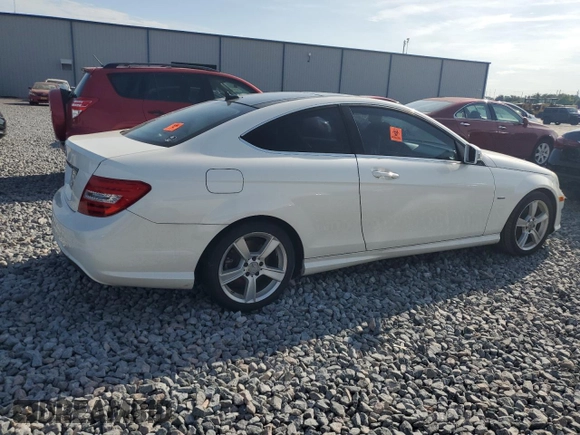 2012 Mercedes-Benz C 250 с VIN WDDGJ4HB5CF800597, выставлен на аукционе Copart как лот 64051635 с пробегом 162 996 миль миль и Чистый • Clean title. История ставок и продаж доступна на DreamBid. Изображение 3.