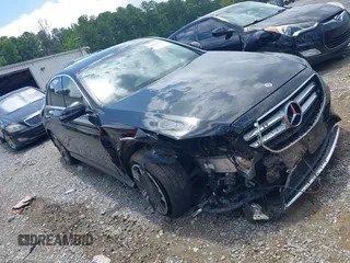 2018 Mercedes-Benz E-Class E 300 with VIN WDDZF4KB5JA345523, listed as a IAAI auction lot 39889766 with 782,391 mi miles. Bid and sale history available at carsss.com. Image 1.