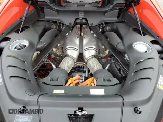 2024 Ferrari 296 GTB z VIN ZFF99SLA9R0310238, wystawiony jako Copart lot #81647524 z przebiegiem Nie podano mil oraz Szkody całkowita. Historia ofert i sprzedaży dostępna na DreamBid. Obrazek 11.