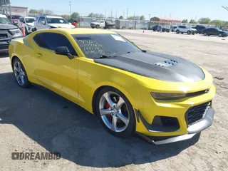 2017 Chevrolet Camaro 1SS z VIN 1G1FE1R7XH0178178, wystawiony jako IAAI lot #41824066 z przebiegiem 89 554 mil mil oraz . Historia ofert i sprzedaży dostępna na DreamBid. Obrazek 1.