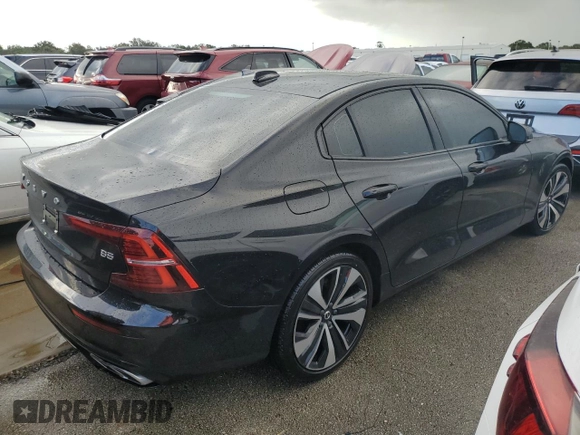 2022 Volvo S60 Momentum with VIN 7JRL12FZ0NG160665, listed as a Copart auction lot 74020354 with 0 mi miles and Salvage Title. Bid and sale history available at carsss.com. Image 3.