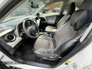 2005 Toyota Camry LE z VIN 4T1BE30K85U013233, wystawiony jako Copart lot #60278275 z przebiegiem 155 037 mil mil oraz Czysty tytuł • Clean title. Historia ofert i sprzedaży dostępna na DreamBid. Obrazek 5.