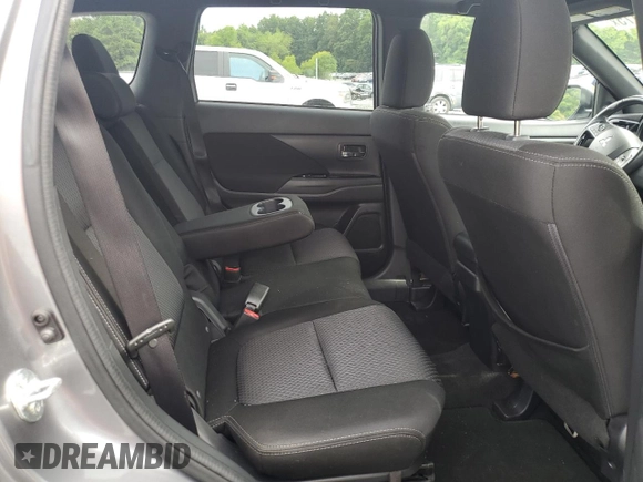 2018 Mitsubishi Outlander SE with VIN JA4AD3A30JZ044185, listed as a Copart auction lot 60111175 with 147,288 mi miles and Salvage title. Bid and sale history available at DreamBid. Image 11.