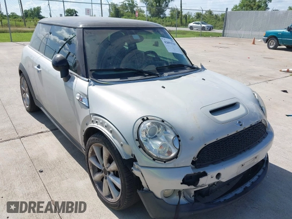 2013 MINI Hardtop S with VIN WMWSV3C54DT476756, listed as a IAAI auction lot 42691529 with 130,877 mi miles and . Bid and sale history available at DreamBid. Image 6.