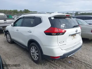 2017 Nissan Rogue SL with VIN 5N1AT2MT1HC752985, listed as a IAAI auction lot 41246428 with 140,101 mi miles. Bid and sale history available at carsss.com. Image 14.