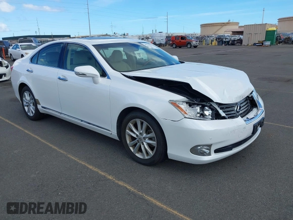 2011 Lexus ES 330 with VIN JTHBK1EG9B2418495, listed as a IAAI auction lot 40247075 with 14,891 mi miles and . Bid and sale history available at carsss.com. Image 1.