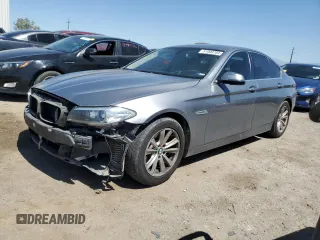 2015 BMW 5 Series 528i z VIN WBA5A5C51FD522254, wystawiony jako Copart lot #51900704 z przebiegiem 83 522 mil mil oraz Szkoda całkowita • Salvage title. Historia ofert i sprzedaży dostępna na DreamBid. Obrazek 1.