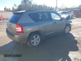 2007 Jeep Compass Sport with VIN 1J8FT47087D363592, listed as a IAAI auction lot 41391452 with 145,833 mi miles. Bid and sale history available at carsss.com. Image 4.