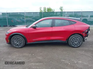 2024 Ford Mustang Mach-E Premium с VIN 3FMTK3SU7RMA32586, выставлен на аукционе IAAI как лот 42329356 с пробегом 5 090 миль миль и . История ставок и продаж доступна на DreamBid. Изображение 14.
