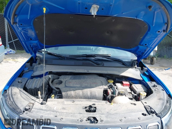 2022 Jeep Compass Latitude z VIN 3C4NJDBB6NT175193, wystawiony jako IAAI lot #42503821 z przebiegiem 58 934 mil mil oraz . Historia ofert i sprzedaży dostępna na DreamBid. Obrazek 10.
