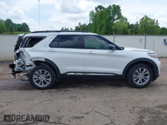 2024 Ford Explorer XLT z VIN 1FMSK7DH5RGA84098, wystawiony jako IAAI lot #42106185 z przebiegiem 9 836 mil mil oraz . Historia ofert i sprzedaży dostępna na DreamBid. Obrazek 13.