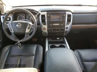 2018 Nissan Titan Pro-4X z VIN 1N6AA1E58JN520184, wystawiony jako Copart lot #88111315 z przebiegiem 93 326 mil mil oraz Szkoda całkowita • Salvage title. Historia ofert i sprzedaży dostępna na DreamBid. Obrazek 8.