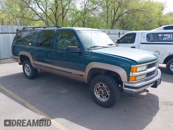 1995 Chevrolet Suburban with VIN 1GNGK26N9SJ397588, listed as a IAAI auction lot 42114009 with 238,914 mi miles. Bid and sale history available at carsss.com. Image 1.