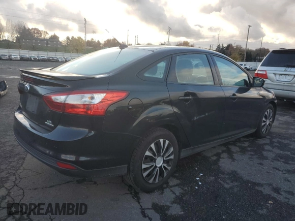 2013 Ford Focus SE with VIN 1FADP3F24DL314090, listed as a Copart auction lot 80636494 with 136,706 mi miles and Salvage Title. Bid and sale history available at carsss.com. Image 3.