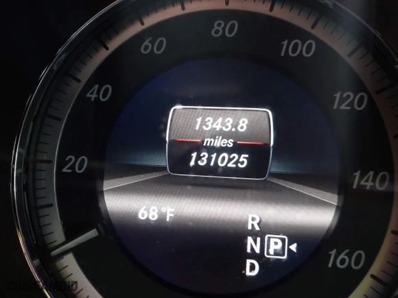 2013 Mercedes-Benz E-Class E 350 Luxury with VIN WDDHF8JB9DA663167, listed as a IAAI auction lot 41985122 with 131,025 mi miles. Bid and sale history available at carsss.com. Image 15.