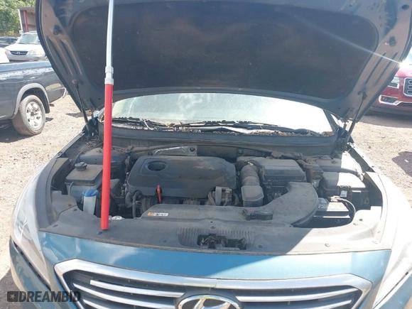 2016 Hyundai Sonata 2.4L SE with VIN 5NPE24AF1GH365732, listed as a IAAI auction lot 40237466 with 189,032 mi miles. Bid and sale history available at carsss.com. Image 10.