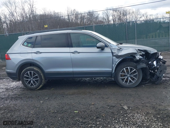 2020 Volkswagen Tiguan SE with VIN 3VV2B7AX2LM042731, listed as a IAAI auction lot 41645891 with 69,661 mi miles. Bid and sale history available at carsss.com. Image 13.